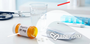 اسپرین (Aspirin) چیست؟ راهنمای کامل کاربردها و احتیاط‌های مصرف